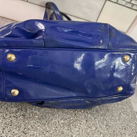 Michael Kors Shiny Blue Shoulder Bag with Gold Accent - Picture 4 of 10